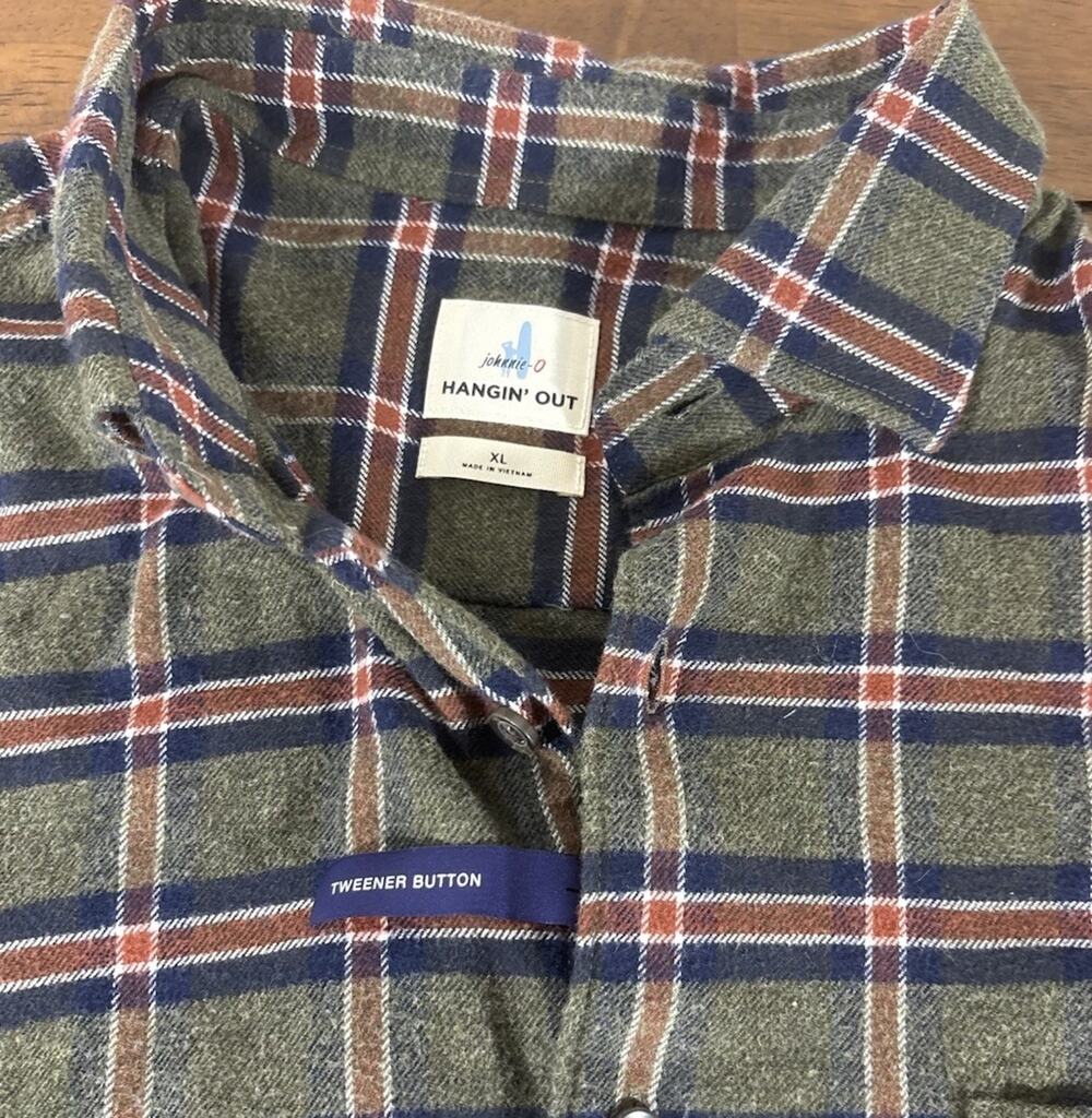 Johnnie-O Hangin Out Flannel Shirt Mens XL Forest Green Plaid Untucked Button Up